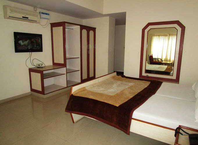 Sri Krishna Deluxe, Tumkur 4